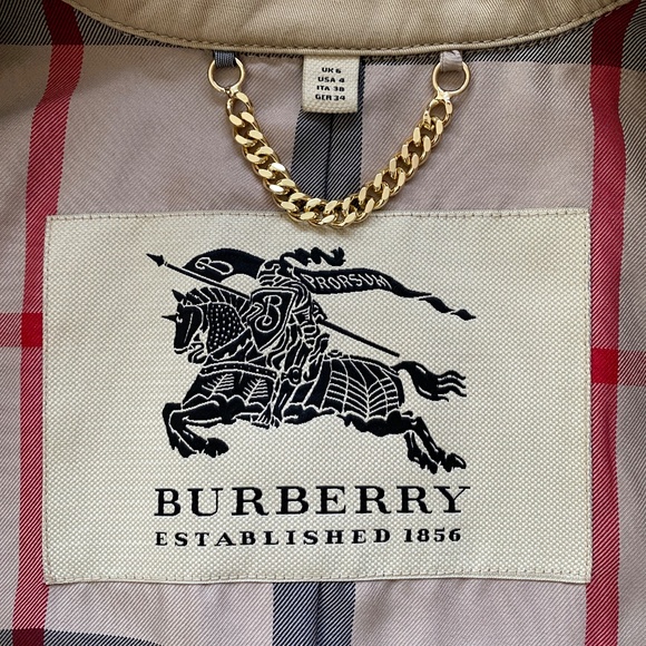 BURBERRY | Timeless Seasonless Mid-length Slim Fit Double-Breasted Trench Coat - Picture 8 of 17